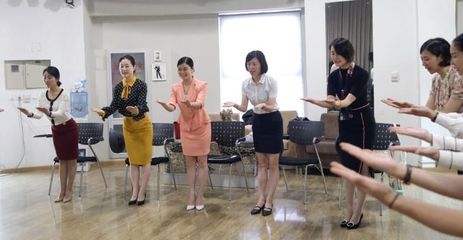 服务礼仪的五个标准 打造卓越礼仪服务的核心要素